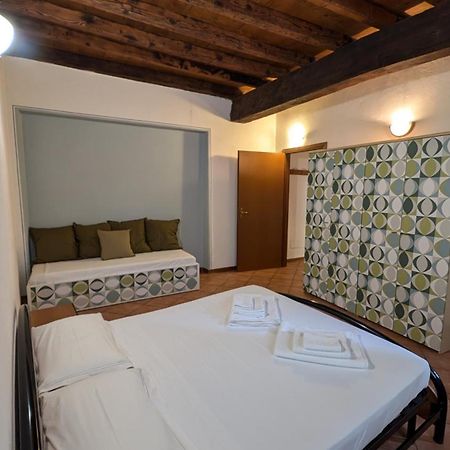 Il Castello Delle Dame - Il Maschio Apartment วิเจวาโน ภายนอก รูปภาพ